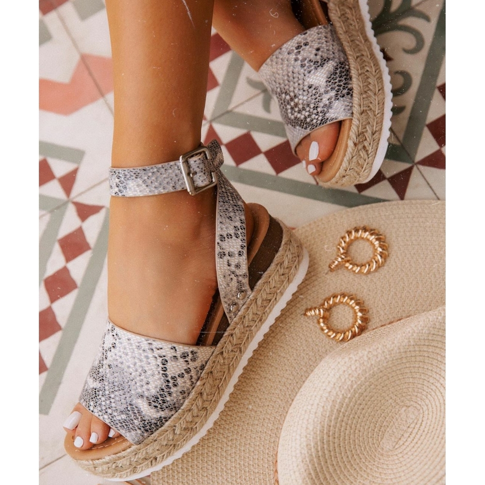𝙇𝙖𝙨𝙩 𝙎𝙞𝙯 10🖤Snake Open Toe Espadrille - Picture 3 of 8